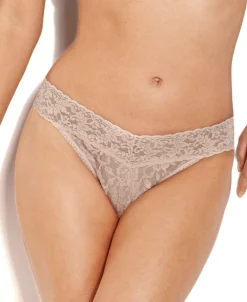 HANKY PANKY Women's Signature Lace Original Rise Thong 9 HANKY PANKY Women's Signature Lace Original Rise Thong -White Mark Shop 8146346 fpx